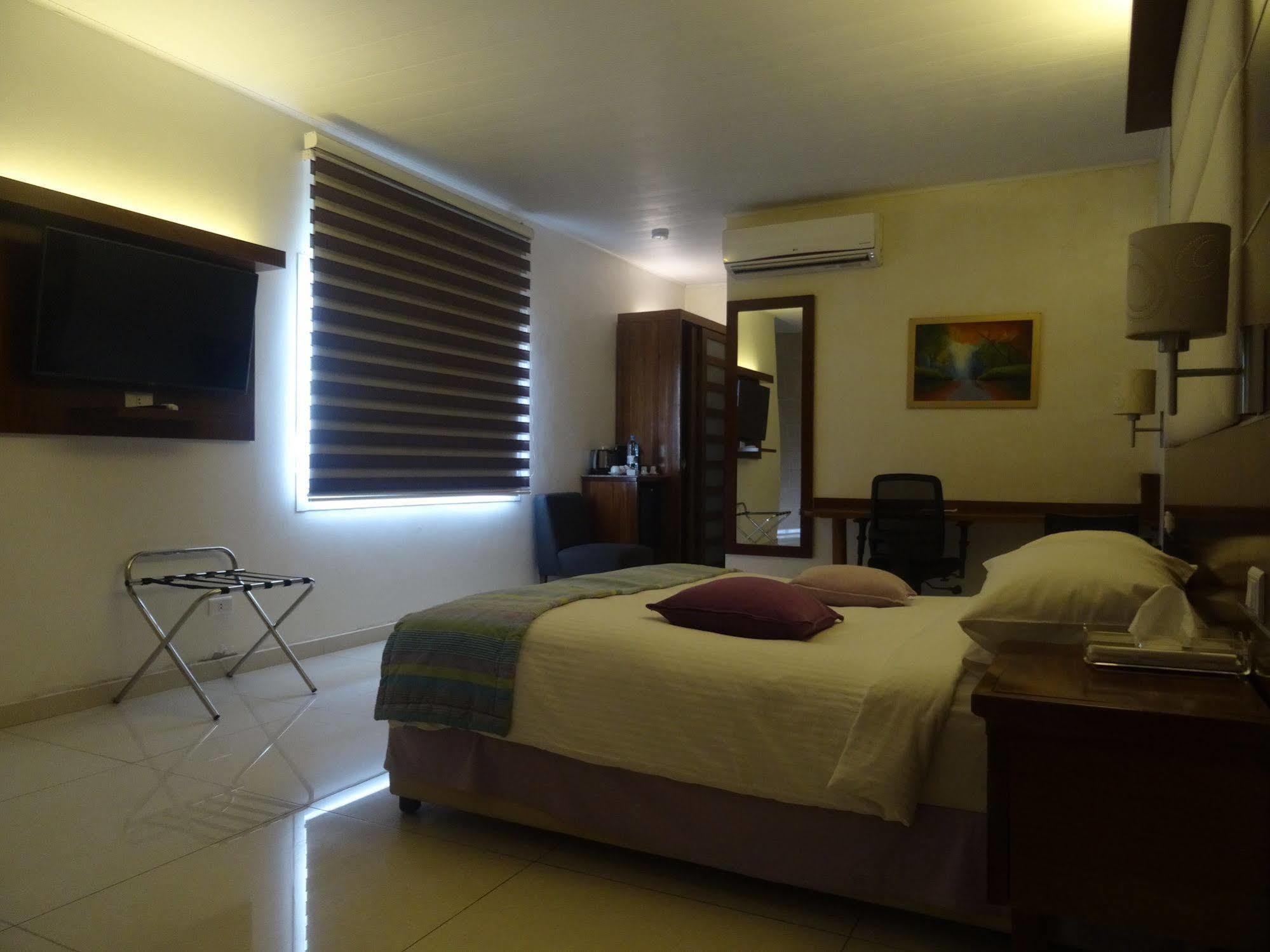 The Hub Hotel New England Bagian luar foto